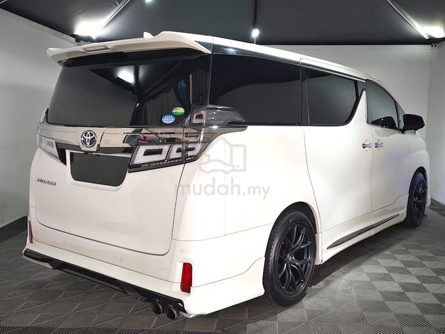 2019 Toyota Vellfire 2.5 ZG Like New - 2