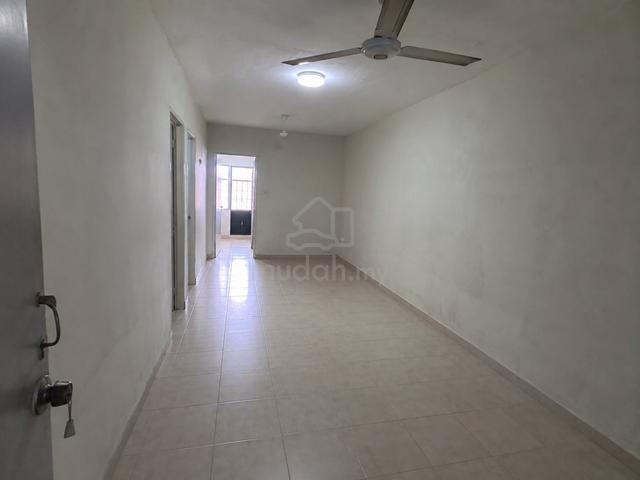 2BR 1 Storey Terraced House @ Taman Dahlia, Tampoi, Johor - For Rent 1