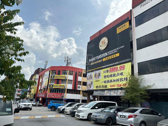 Taman Daya Kepong 5.5 storey with lift 44x70 1