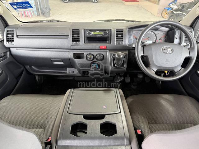 2019 Toyota HIACE 2.5 WINDOW 10-SEATS -1Y WARRANTY - 5