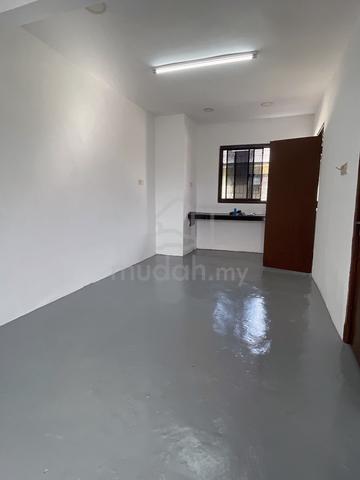 Flat Taman Ungku Tun Aminah 1