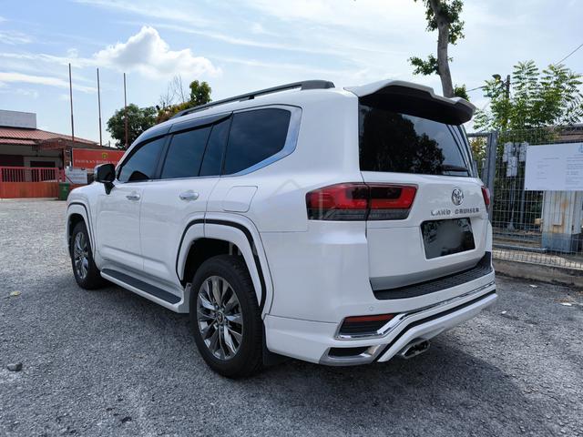 TOYOTA LANDCRUISER 3.5 ZX (A) 🔥LC300🔥8k Mileage - 4