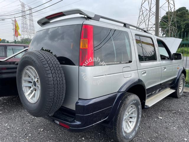 Ford EVEREST 2.5 4x4 MANUAL 4 WHEEL DRIVE - 2
