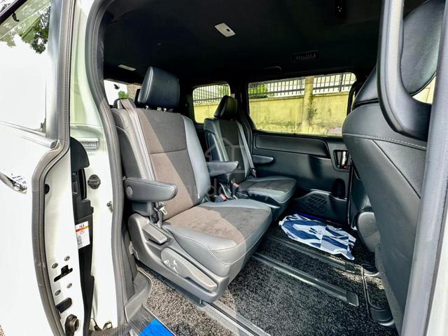 2021 Toyota VOXY NOAH III 2.0 (A) double bybee 3 - 4