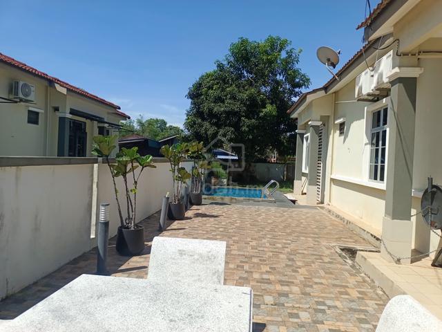 Rumah semid + swimming pool + fully furnish taman Cherating damai 1 1