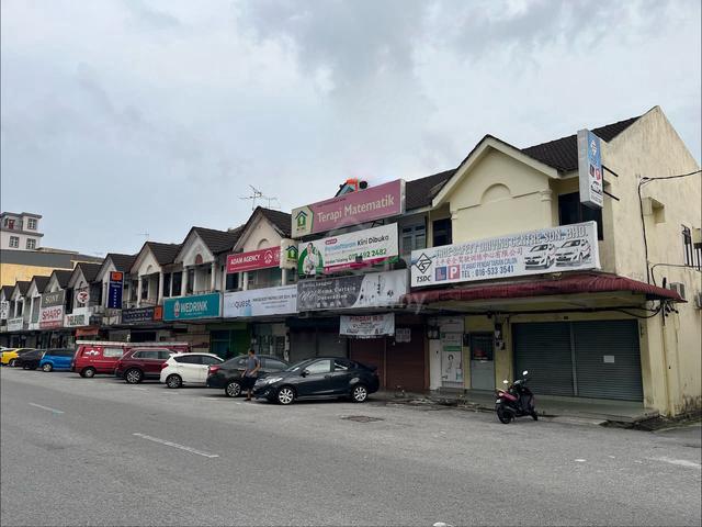 Medan Taiping Shoplot Infront Of KPJ Taiping 1