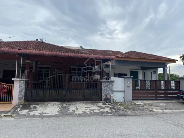 Rumah disewa Fully Furnished  renovation 1/2 tingkat ,Pengkalan, Ipoh 1