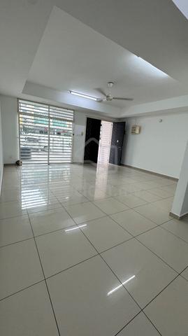 3-Storey Terrace at Farlim| 6Rooms 2