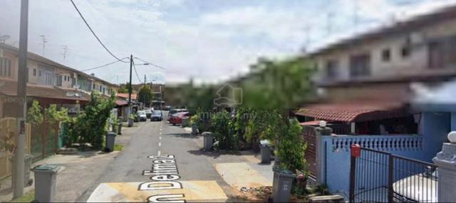 P.Gudang Taman Cahaya Masai Jalan Delima L.M.Cost Double Storey House 1