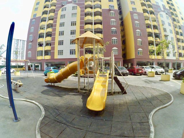 Lagoon Perdana 1