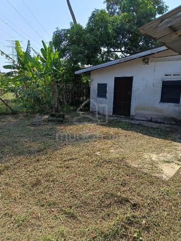 Single storey house at Tanjung Kling 1