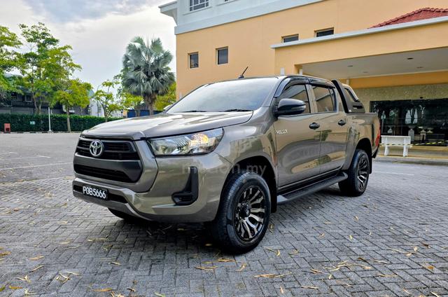 2022 Toyota HILUX 2.4 E (A) Super Low Milage - 5
