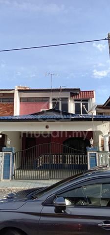 Charming 2-Storey House with 3 Additional Rooms for Sale - Kuantan 1