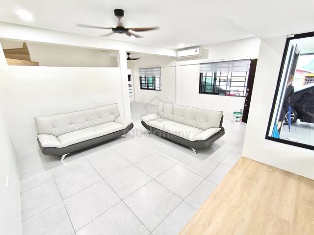 DOUBLE STOREY TERRACE CORNER FOR RENT At PENDING HEIGHT KUCHING 1