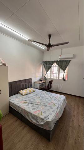 Room at Bukit Tinggi 1