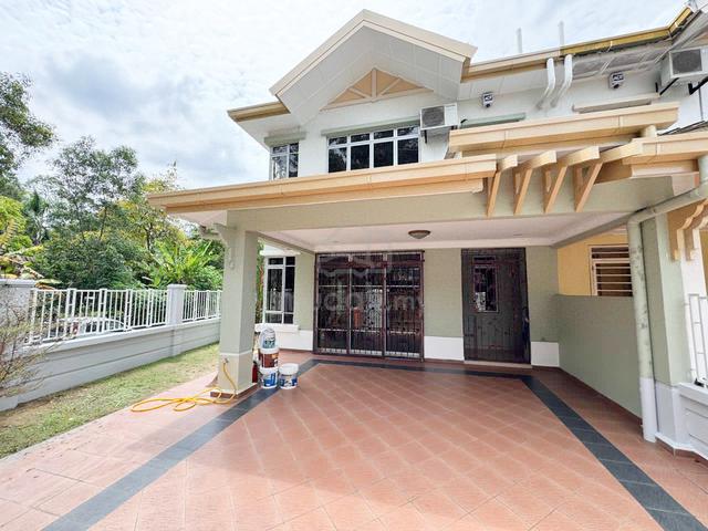 Corner Lot Freehold Double Storey Semi D Cluster Bandar Seri Putra 1