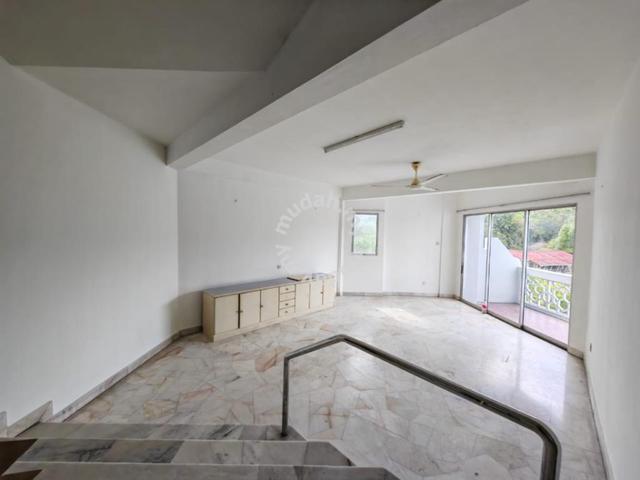 The Colonnades Condominium 1