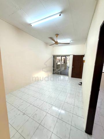 Single storey house for rent in Taiping 1