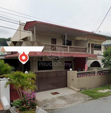 2 Storey semi-detached house for rent at Taman Istana, Ipoh. 1