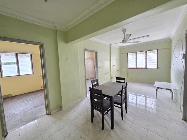 Aman Putra Apartment 1