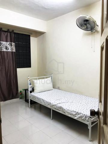 Medium Room for Rent in Section 4, Shah Alam - Female Only 1