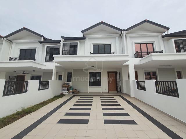 [NEGOTIABLE] Double Storey Superlink Alam Sari, Bangi Intermediate 1