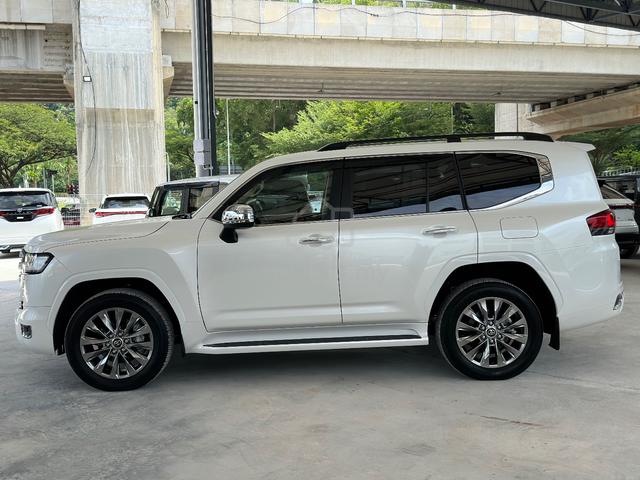 2023 Toyota LANDCRUISER 3.5 ZX PETROL - 4