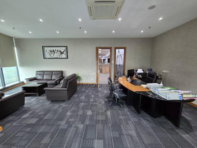 Fully n partly fitted office Menara Tsr The Curve mutiara damansara fo 1