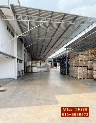 PKNK ENDLOT Factory FOR SALE ( 1.5 Storey Semi-D ) 1