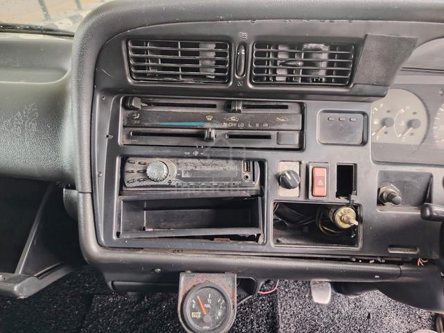 2003 Toyota Hiace 3.0 (M) Window Van Diesel Engine - 5