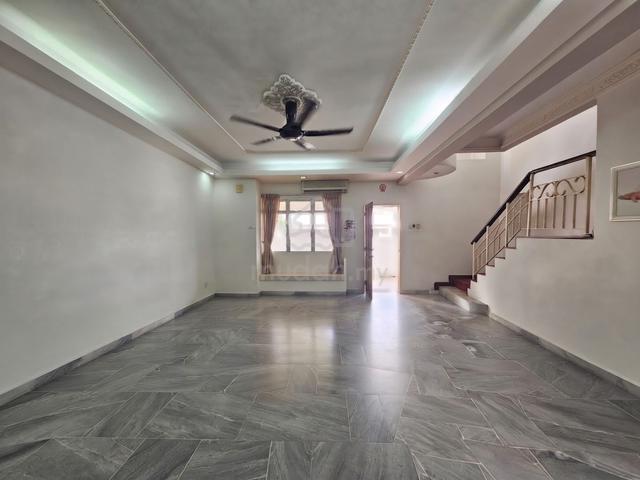 [GOOD UNIT + GOOD CONDITION + GOOD LOCATION] USJ 18 Subang Jaya 1