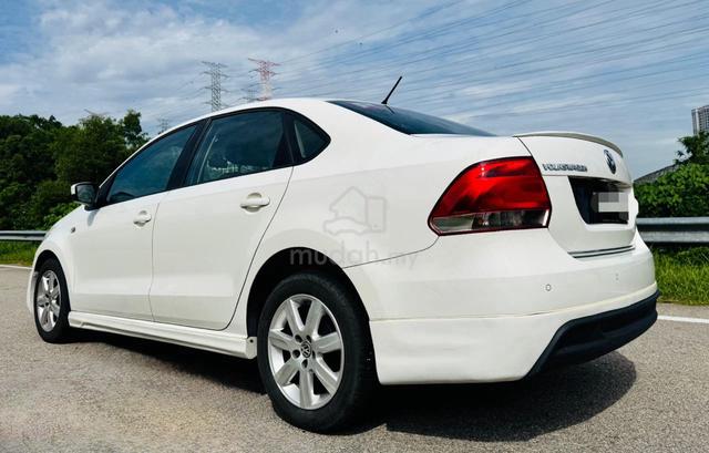 -2017-Volkswagen POLO 1.6 SEDAN (A) Loan/Cash - 2
