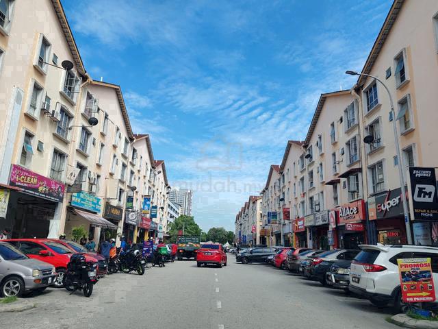 Hot Shah Alam Seksyen 7  kedai strategi sebelah Uitm Jakel Lrt sekolah 1