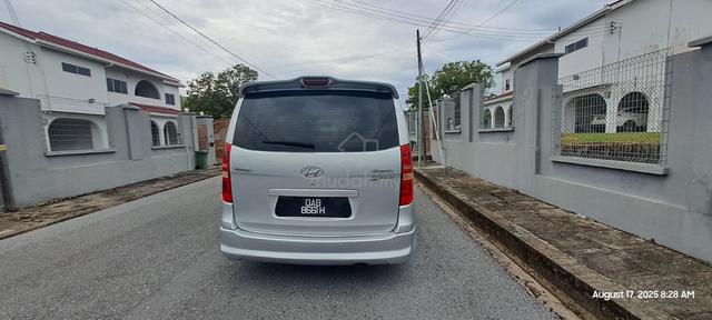 2010 Hyundai GRAND STAREX 2.5 ROYALE (A) - 2