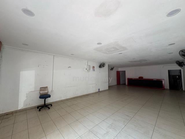 Hot Renovated 2 Storey Shoplot Bukit Beruang Utama, Malay Market 1