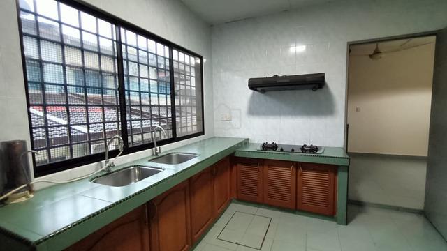Double Storey House USJ 2  4room 3Bath 3