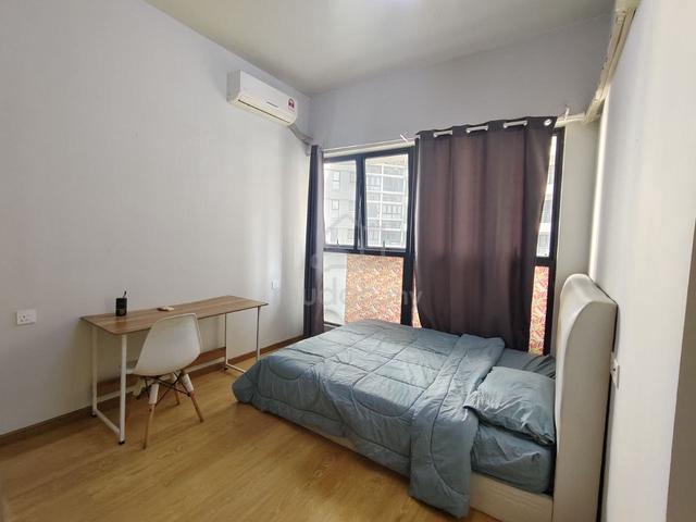 Danga Bay Master bedroom with own bathroom and aircond 1