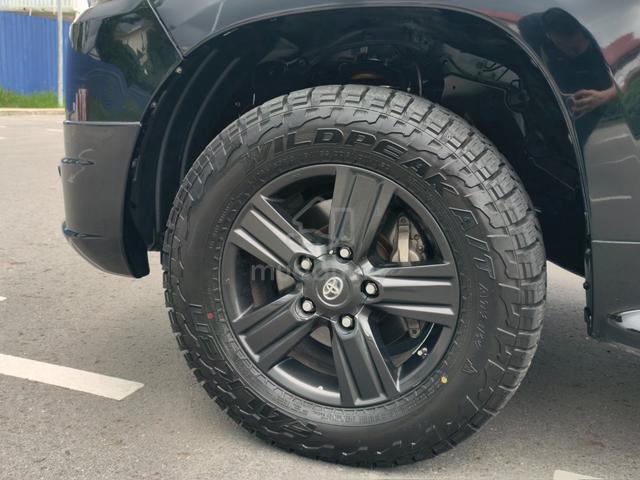 Toyota Land Cruiser LC202 4.6L V8 - 4