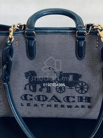 Carousel Image