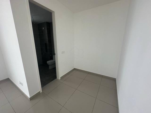 Kulai Jalan Raja Udang Sonatia Park Partial Furnished 4 + 1 Bed Senai 1