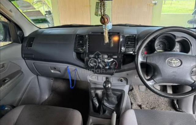 2010 Toyota HILUX 2.5 STD MY05 KUN25R FACELIFT (M) - 2