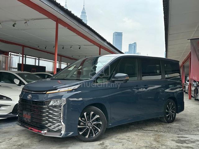 GORGEOUS COLOR 2023 Toyota VOXY 2.0 S-Z (A) - 2