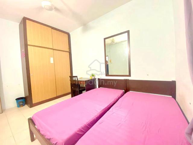 FREE 1 MONTH USJ 1 Female Medium Room Casa Subang Damen Mydin Segi BRT 1