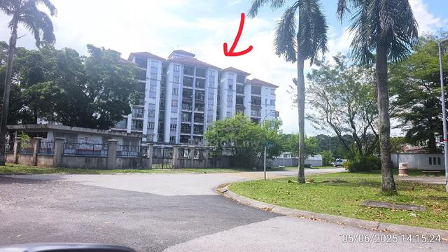 Lakes Condominiums / Pangsapuri Tasik 1