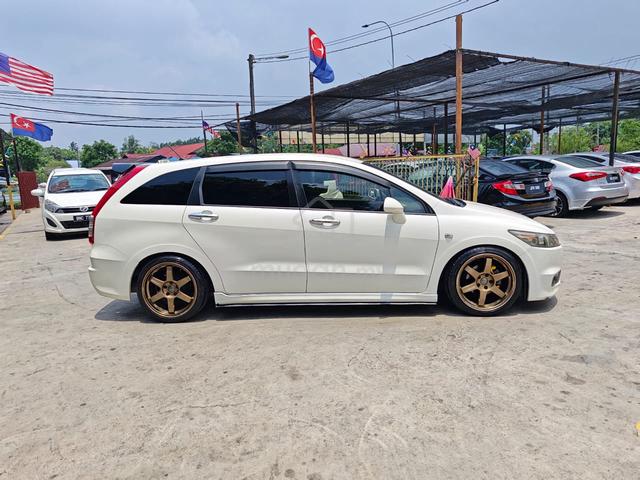 2013 Honda STREAM 1.8(AUTO)-LOAN KEDAI - 2