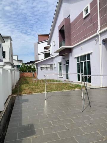 [2 Storey Bungalow/5B5B3CP] Dedaun, Bandar Cassia  by Roy 1