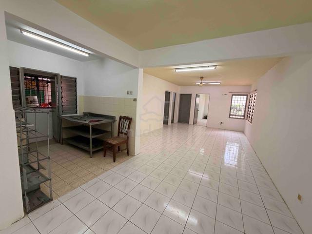 saujana apartment 1