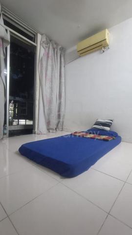 Partially Furnished Selangor Cyberjaya Room For Rent 1
