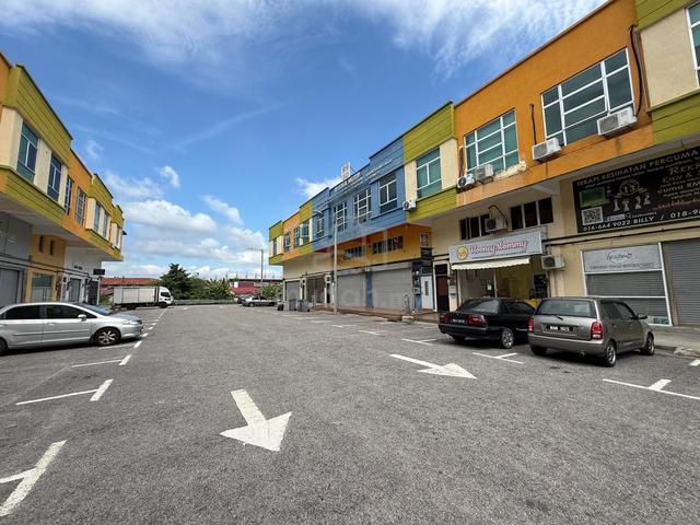 Ground floor Shoplot Pusat Niaga Durian Daun near Semabok 1