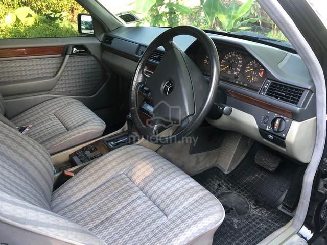 1995 Mercedes Benz 260E 2.6 (A) - 3